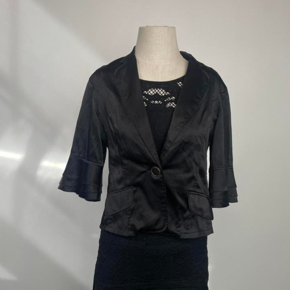 Alt‎ black blazer with bow in back
